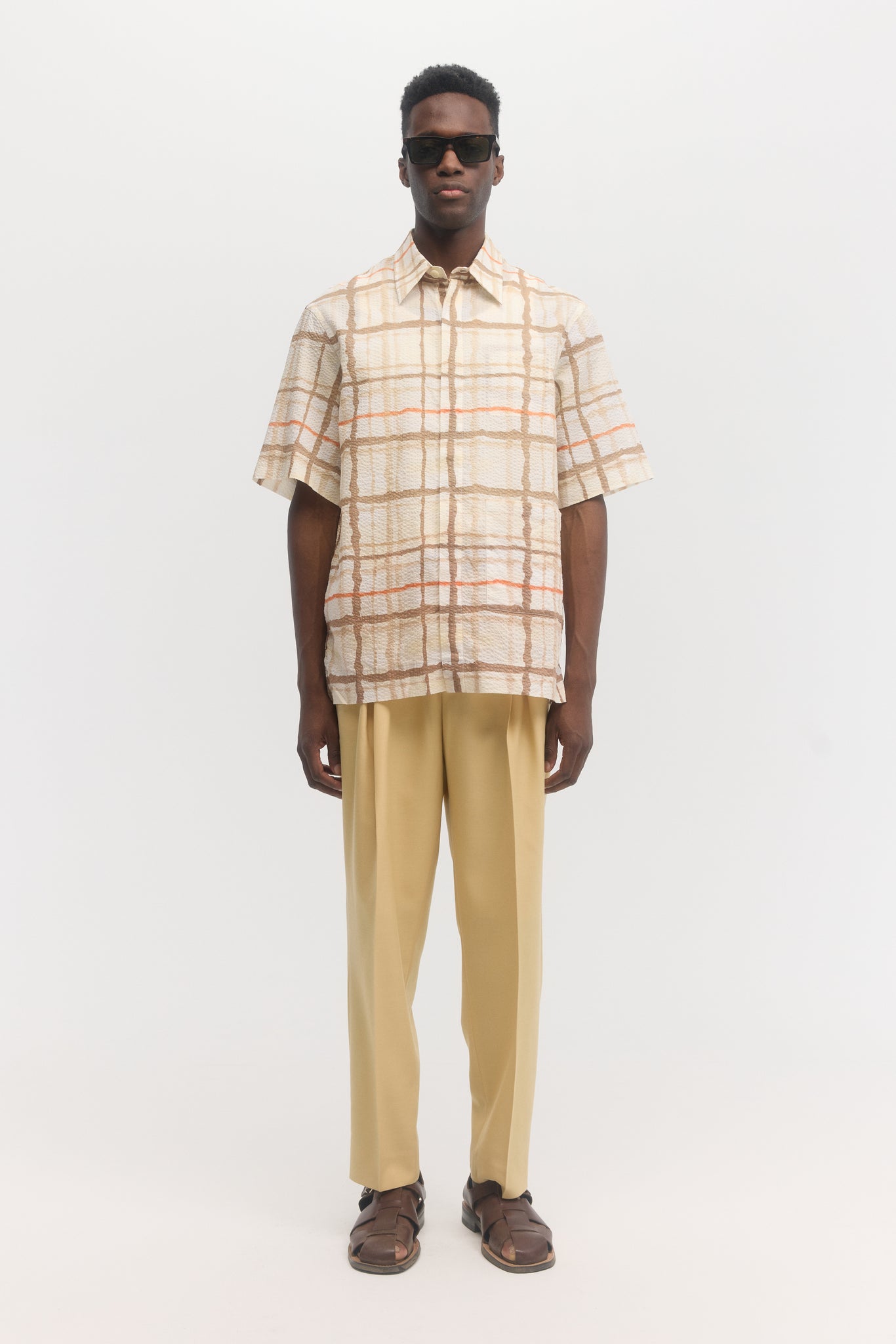 Abstract plaid light seersucker relaxed fit short sleeve shirt