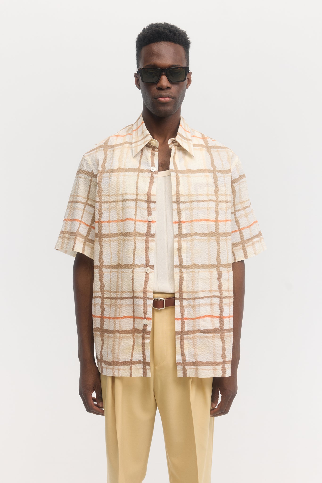 Abstract plaid light seersucker relaxed fit short sleeve shirt