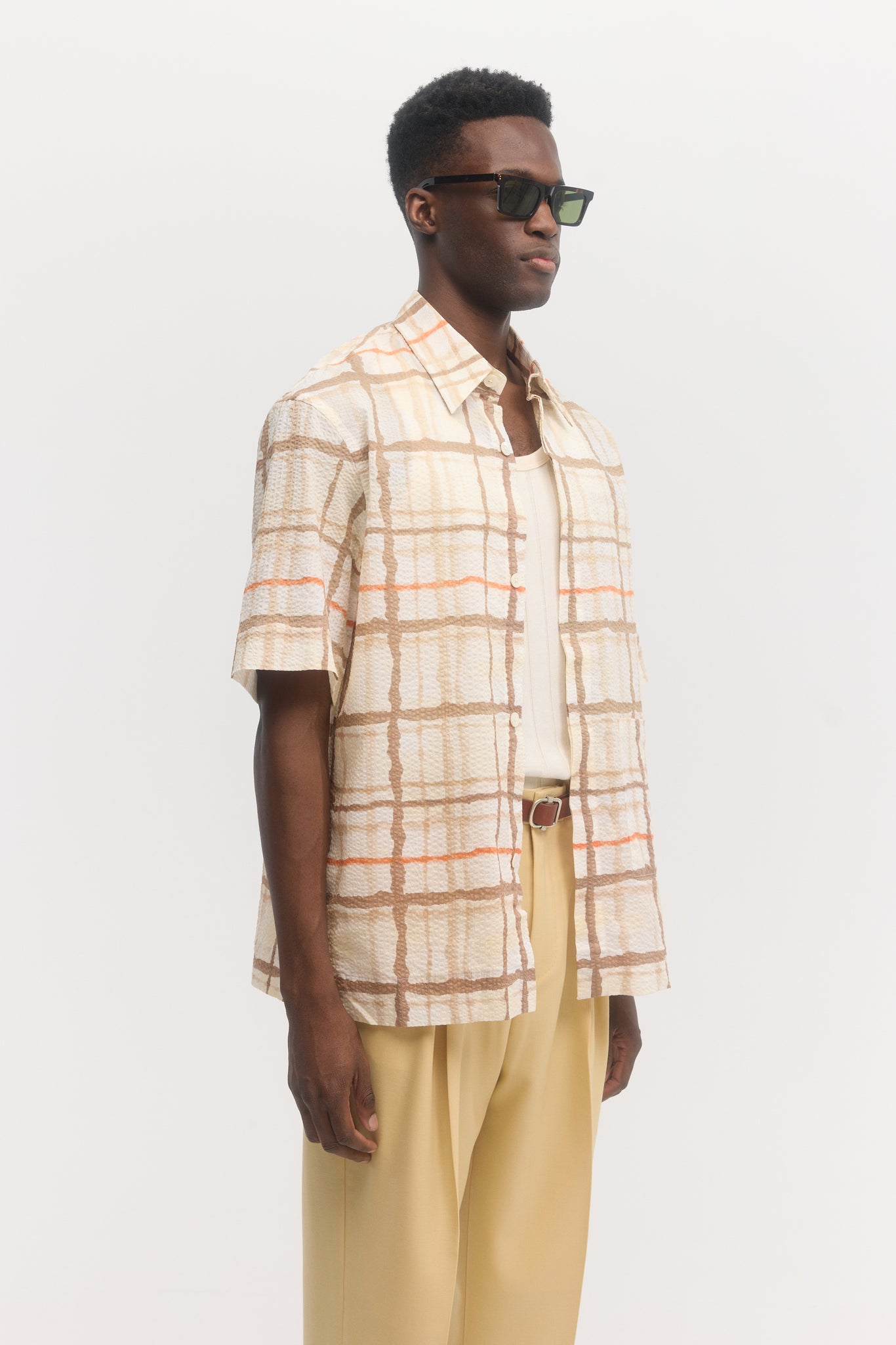 Abstract plaid light seersucker relaxed fit short sleeve shirt