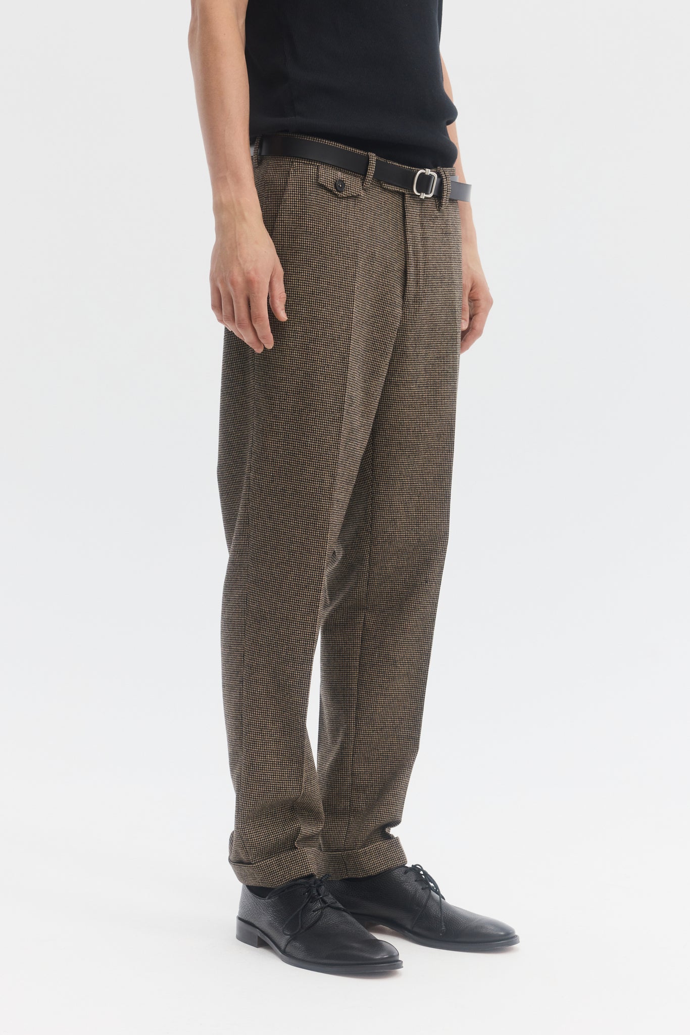 Brown houndstooth wool tapered trousers